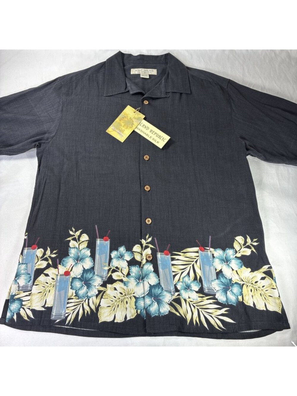 Island Republic NWT Medium Washable Silk Black Hawaiian Tropical Floral Shirt